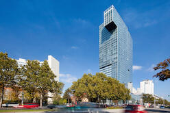 EY confirmed location and extendes the contract with the Viennese top address
