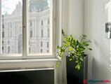 Offices to let in Regus Le Palais