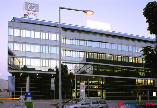 Offices to let in Euro Plaza F