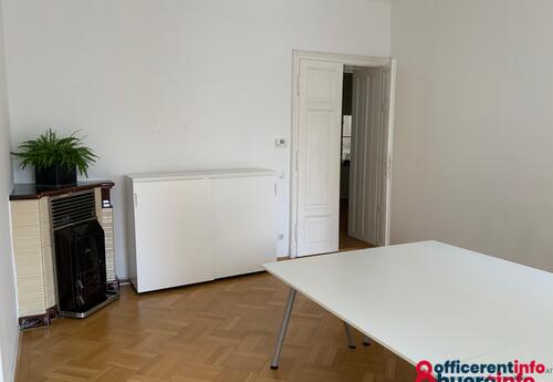 Offices to let in Altbau