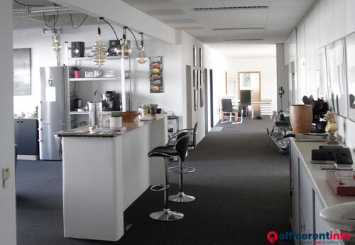 Offices to let in Office & Coworking